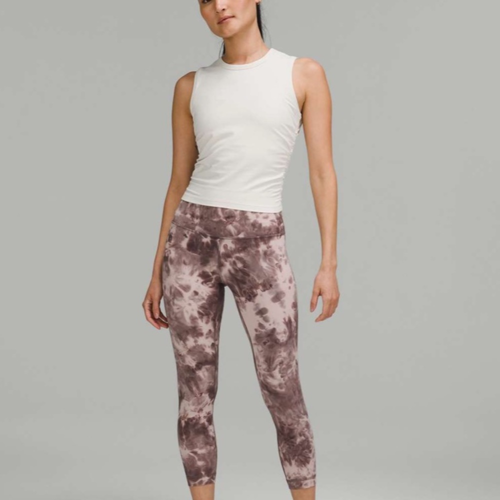 Lululemon Align High-Rise Crop 23"
Diamond Dye Mink Bery Lunar Rock Shadow Grey